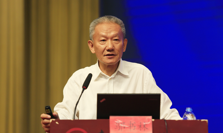中国出版协会常务副理事长邬书林作主题演讲